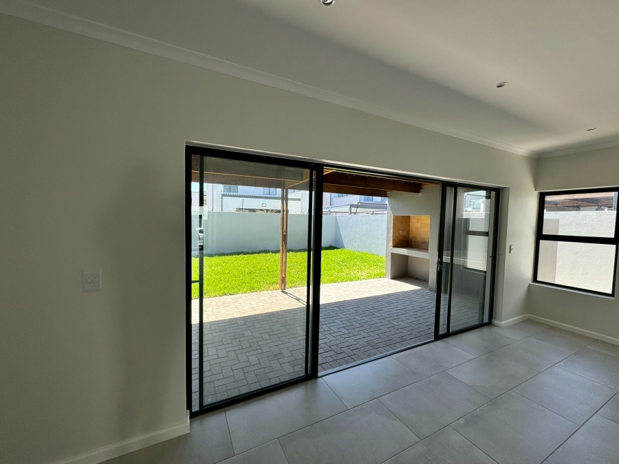 4 Bedroom Property for Sale in Sandown Western Cape